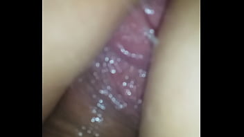 En casa de mi amigo con su esposa bien mojada En casa de mi amigo con su esposa bien mojada