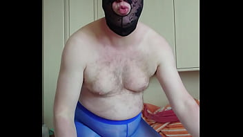 Spaß in der blauen legging