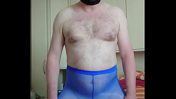 Spaß in der blauen legging