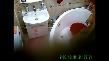 Wife washes pussy and shaves legs Wife washes pussy and shaves legs