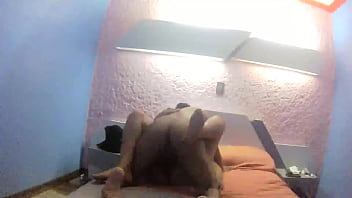 Papi cojeme rico por que mi marido tiene como un año que se volvio puto