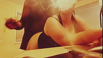 Yeah she was cooking also good lookin had to feed her sum cock