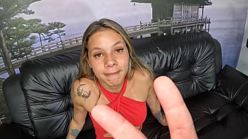 Bea cherry estrea com chave de ouro com uma dupla penetração