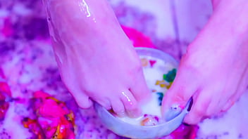 Bia roman gets her sexy feet all messy