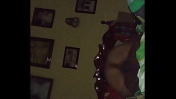 La grabó y se viene en la verga