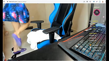 Babe shows foot fetish