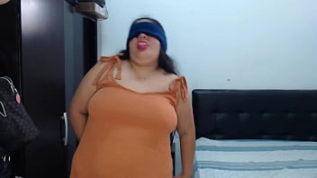 Casting me vendaron los ojos y folle muy duro hasta que me llenaron el culo de leche