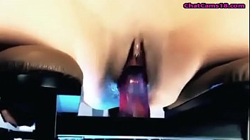 Sexy webcam goth slut masturbates with sex rocker