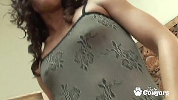 Anal lover brunette jade davin squirts pussy juice while getting ass fucked