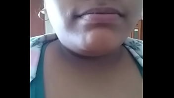 Pendeja enseña a comer platano Pendeja enseña a comer platano