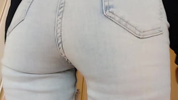 Shake shake shake and let my beautiful buttocks and big breasts jump