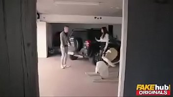 Orgía en la cochera