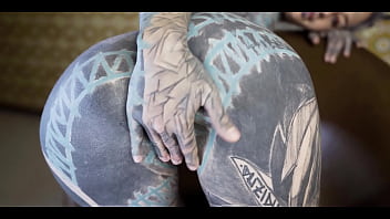 Tattooed teen testing fuck machine with her anal