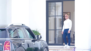 Racy realtor scarlett alexis takes an anal creampie after seducing new client gp3308