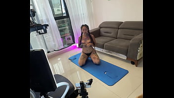 I went to ask the neighbor for a favor and found her training half naked i fucked her