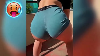 Rabudas rebolando gostoso de roupa só bunda grande nesse video veja essas novinha dançando twek não perca essa oportunidade de ver elas