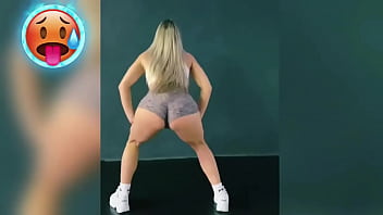 Rabudas rebolando gostoso de roupa só bunda grande nesse video veja essas novinha dançando twek não perca essa oportunidade de ver elas