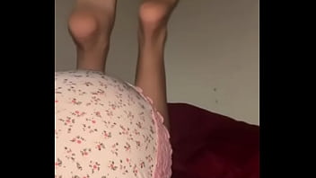 Barefoot hijab arab girl shows off sexy soles wiggling toes & foot kinks – muslim solo