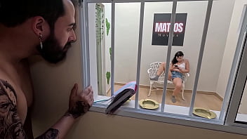 Ficou sozinha em casa com a ninfetinha meteu a pica na bucetinha lisinha dela ate gozar