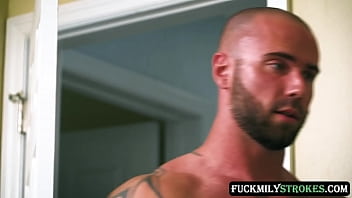 Gracie gates and leanna lovings move into a new house with their stepdad danny steele