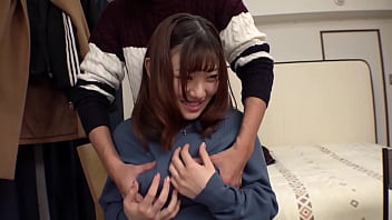 パート1〈新婚ホヤホヤhcup巨乳妻！乳責め連発で快楽堕ち！中出し&乳射6連発！〉新婚ホヤホヤhカップ巨乳妻をスタッフ宅に招き入れる！謝礼じゃ堕ちない純真新妻！助っ人登場！2人がかりで責めたてる！肉感h乳でパイズリフェラ！口ではダメだと言いつつ生ハメ性交！2人分のザーメンをたっぷり中出し！夜中になっても行為は続く！どエロコスでベロチュウ手コキ！「ああぁ～すごくいいィィ！！」メス顔で浮気sexに溺れる！完オチ新妻6射精！！！！！！