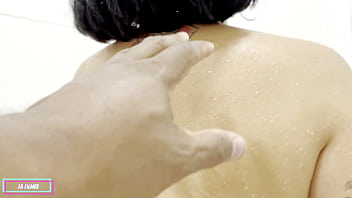 Peguei minha mulher lavando a buceta para o seu amante