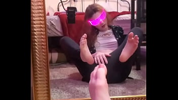 Yes master i'm a filthy foot gooner