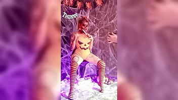 Gravei minha sobrinha em sua apresentação de hallowen