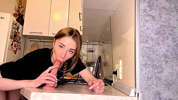 Fried her pussy on the kitchen table