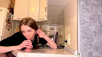 Fried her pussy on the kitchen table