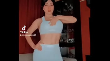 La llaman rous aquino en las redes sociales