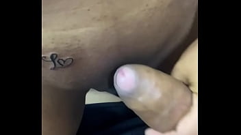 Sobando Su Pene Grueso Antes De Coger thumbnail