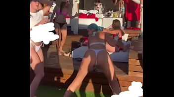 Caliente perra te pondra la verga dura