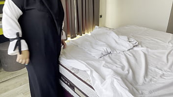 I offered sex to an arab cleaning lady and she agreed