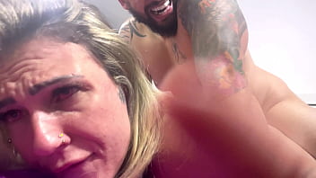 Aquele foda gostosa enfiou com vontade sem camisinha na minha buceta toda babada gozando muito no pau dele pulsando dentro os olhos ficou até vermelho de tanto gozar