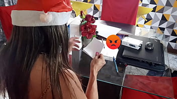 Ansiosa pelo presente de natal