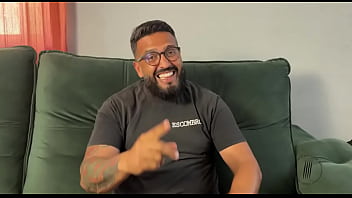 Fodendo a casada novamente na frente do corno completo no red