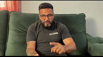 Fodendo a casada novamente na frente do corno completo no red