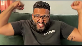 Fodendo a casada novamente na frente do corno completo no red