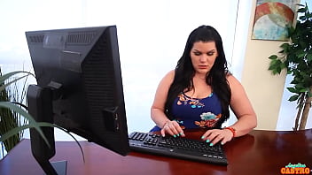 Angelina castro & her strap on pussy pound curvy maggie green