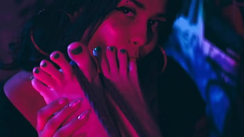 Girlfriend's feet tied to suck and tickle