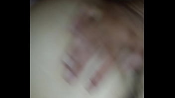 Cadela leite no cuzinho guloso