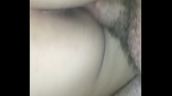 Cadela leite no cuzinho guloso