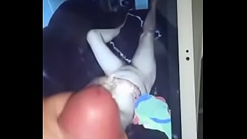 Seguidor goza pra safada