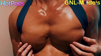 Muscle Amateur Guys Gets Pecs Worship thumbnail