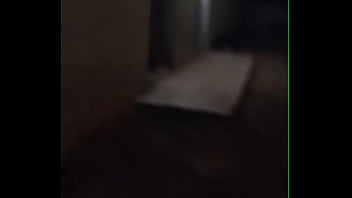 Desvistiendome y enseñando tanga