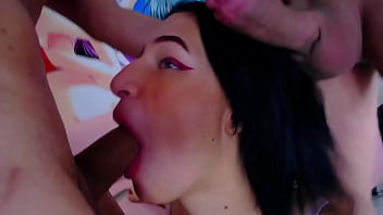 Jazmin at home with two friends sucking cock and they eat my pussy