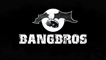 Aaliyah grey shakes that ass on a raw cock