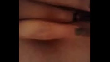 Siririca ao som de raça negra