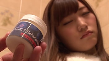 33ouhwk　泥酔して帰宅しトイレで眠っている間に媚薬を塗られ&hellip; 目を覚ますと身体が熱い！媚薬を塗られたとは知らない姉は戸惑いながらオナるが指じゃ足りずにチ○ポ求めて弟の部屋へ&hellip;